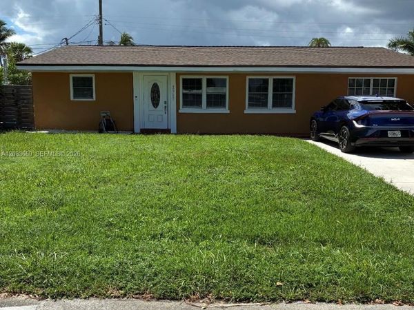 2917 NE 13th Ave , Pompano Beach, FL 33064