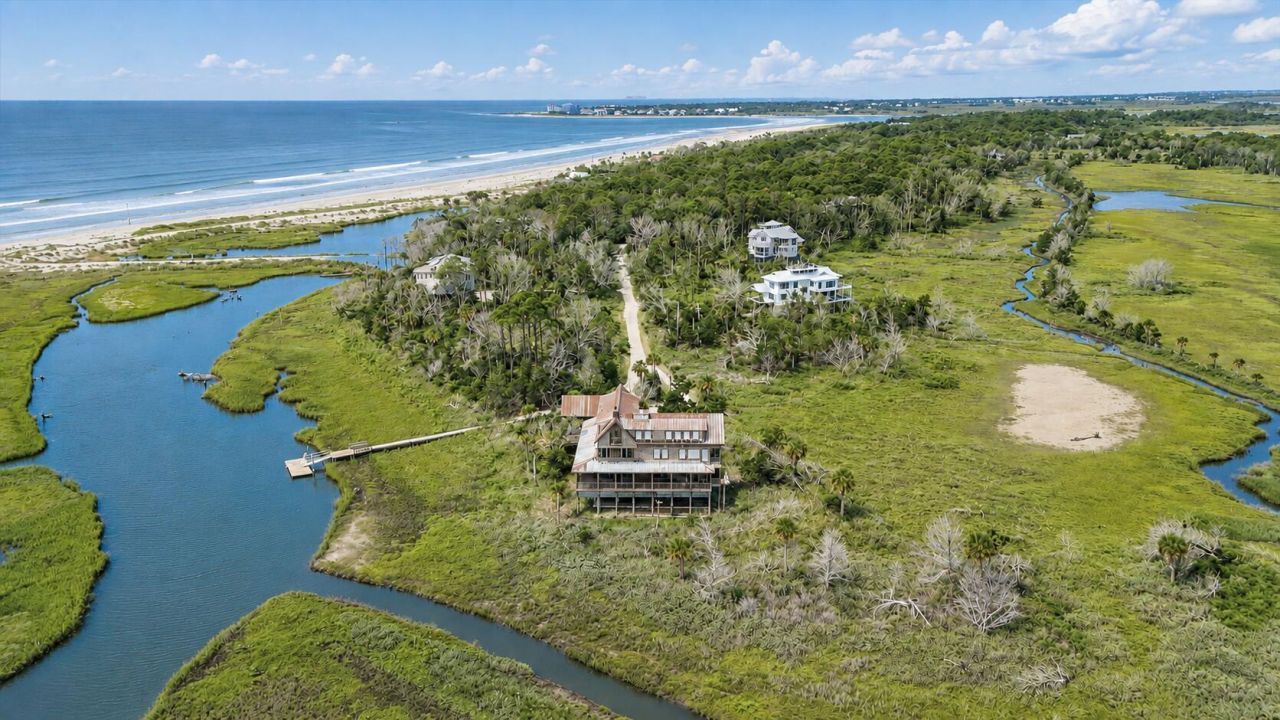 434 Pelican Flight Drive Photo 10