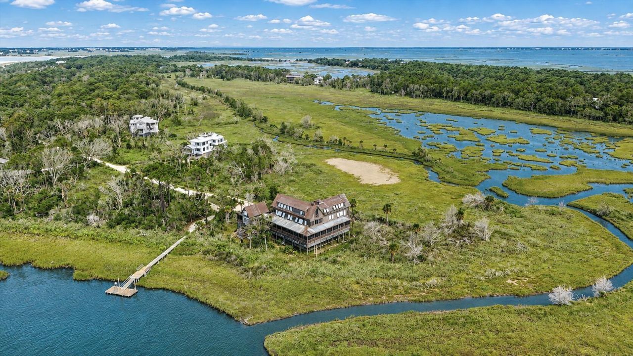 434 Pelican Flight Drive Photo 6