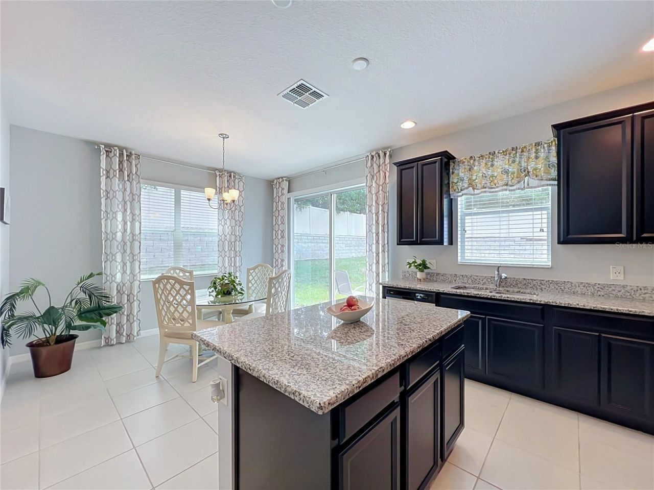 1196 E 10th Street, Apopka, FL 32703 Photo
