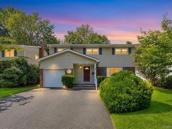 5 Cathy Lane , Great Neck, NY 11024