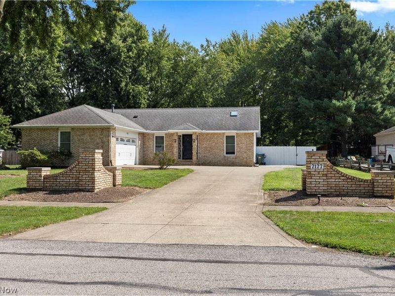 7177 Fairacres Avenue, North Ridgeville, OH 44039 Photo 1
