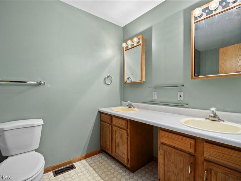 7177 Fairacres Avenue, North Ridgeville, OH 44039 Photo 12