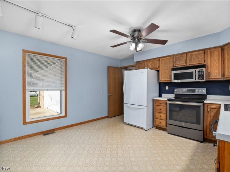 7177 Fairacres Avenue, North Ridgeville, OH 44039 Photo 5