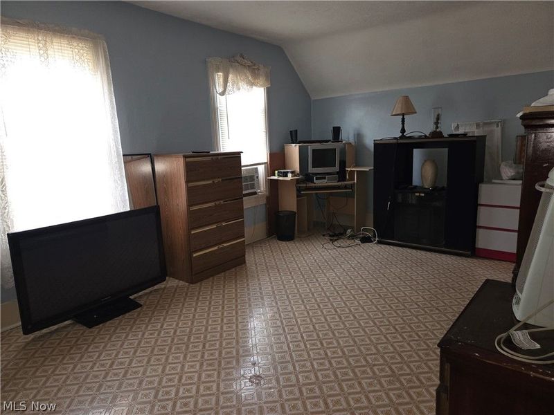 1055 E 68th Street, Cleveland, OH 44103 Photo 8