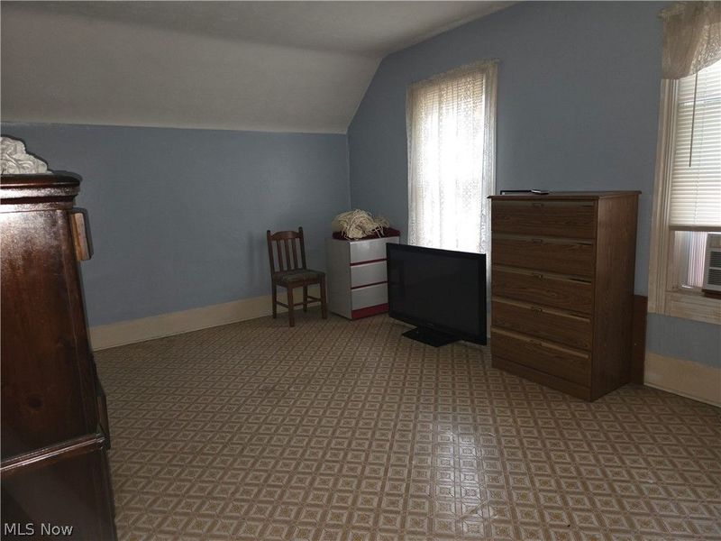 1055 E 68th Street, Cleveland, OH 44103 Photo 9