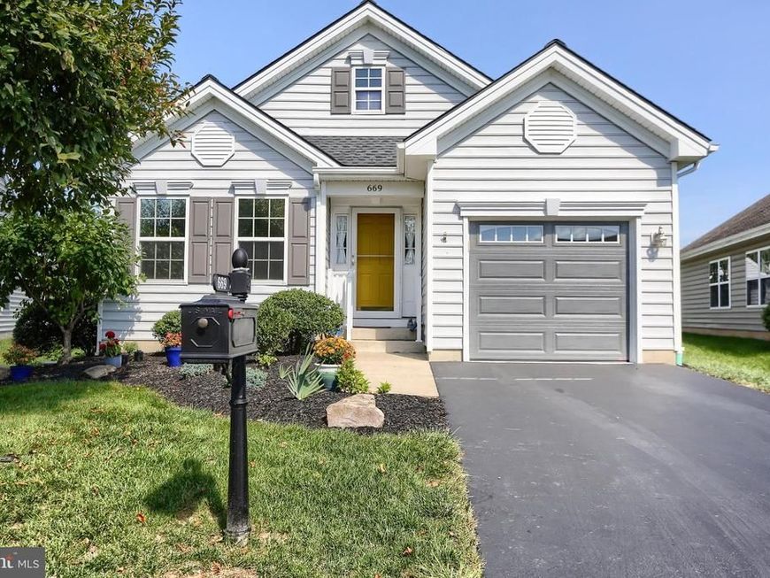 669 Baldwin Way, Mount Joy, PA 17552 Main Photo