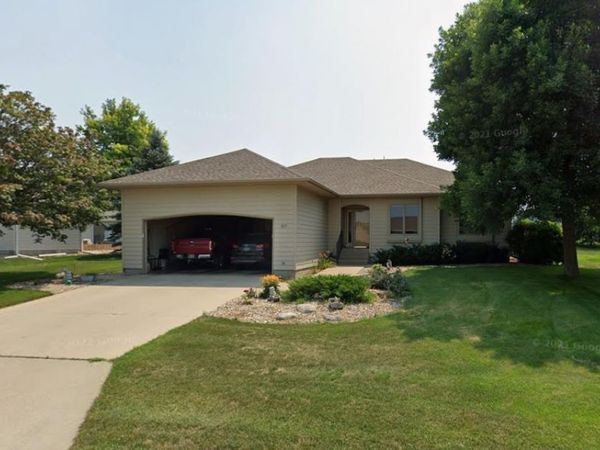 815 S Park Lane St, Canton, SD 57013