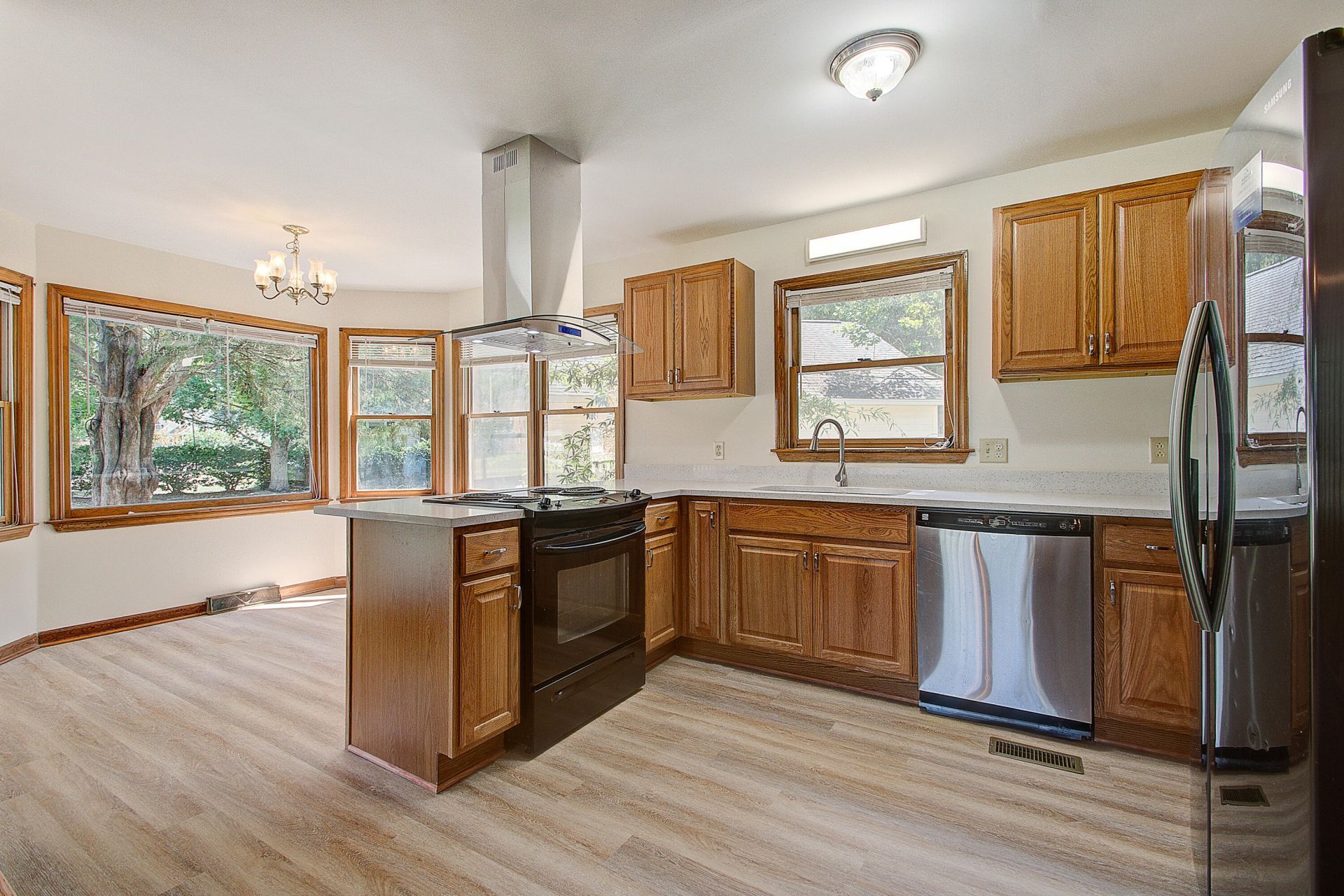 1300 Limetree Lane Photo 12
