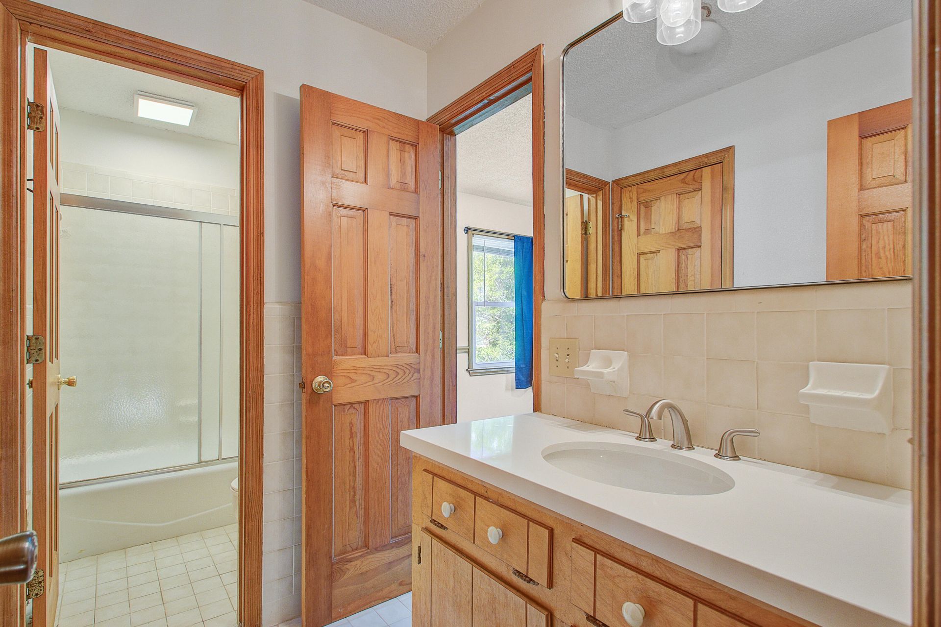 1300 Limetree Lane Photo 24