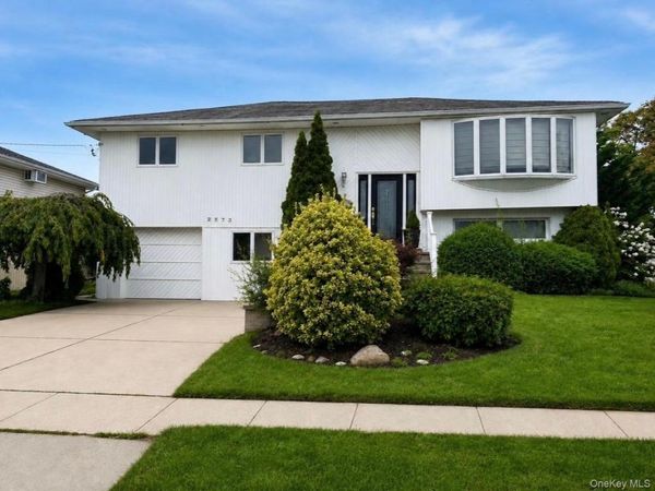 2573 Harvard Lane , Seaford, NY 11783