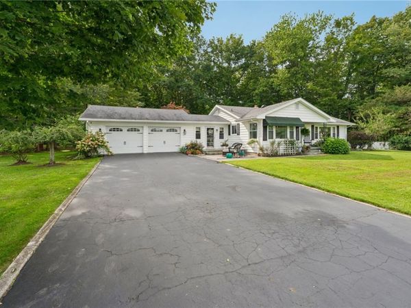 8696 Hopkins Road , Batavia, NY 14020