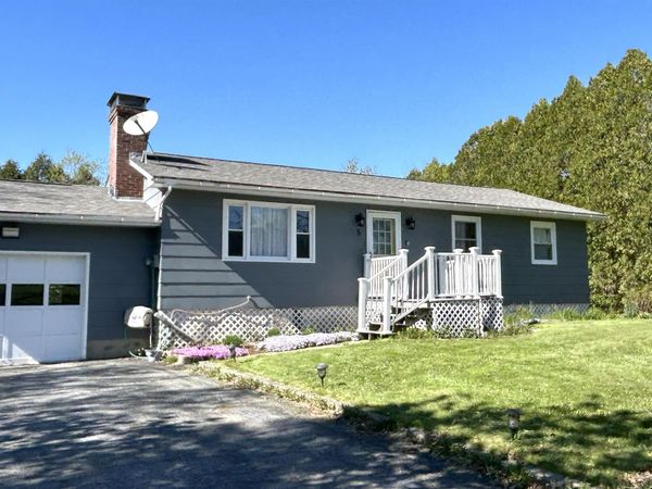 5 Swanage Court, Middlebury, VT 05753