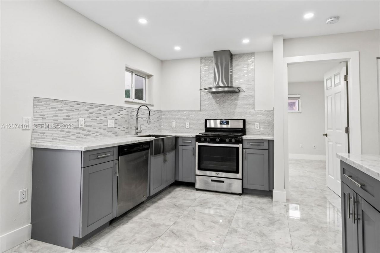 3197 W 79th Pl , Hialeah, FL 33018 Photo