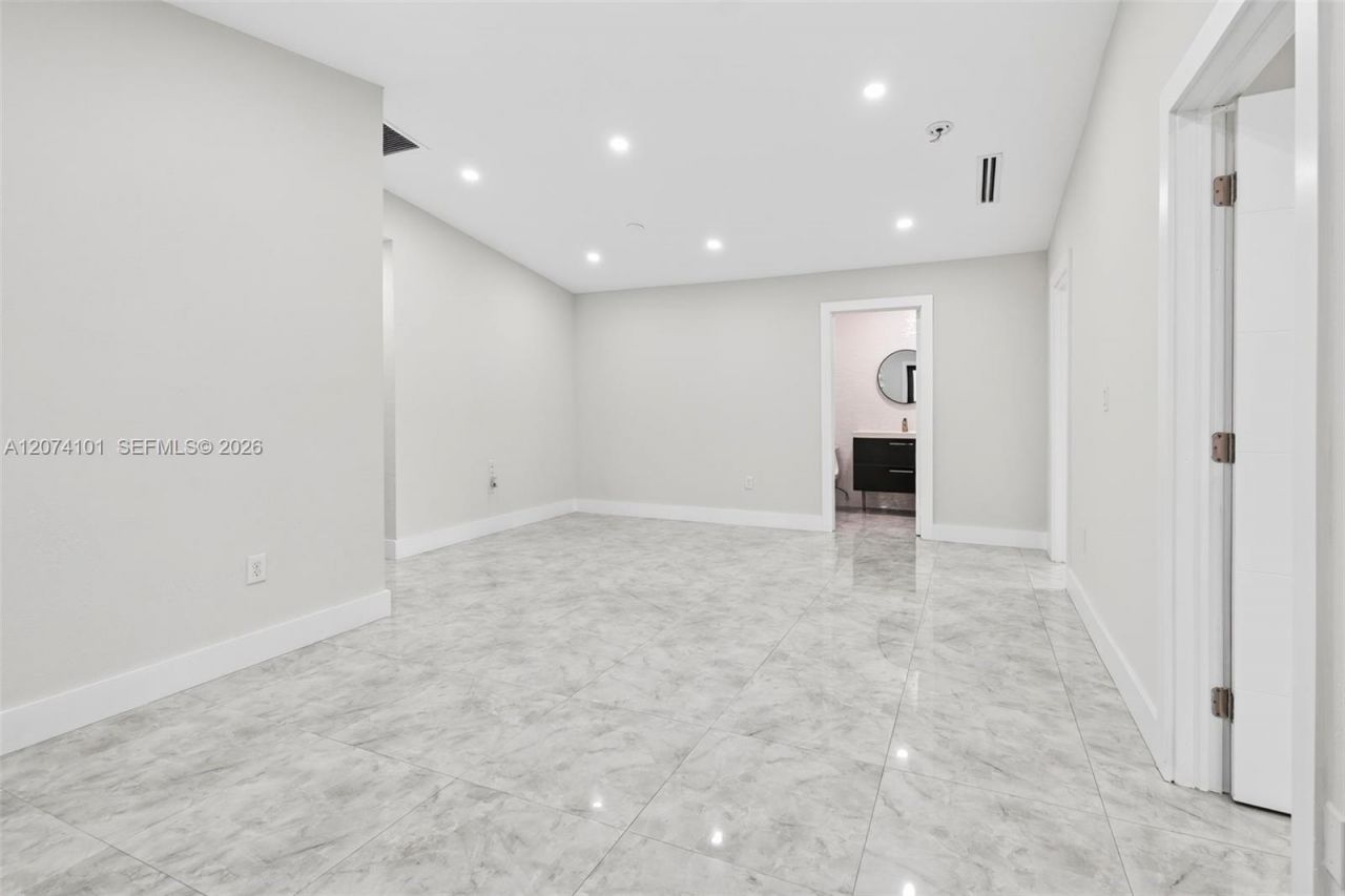 3197 W 79th Pl , Hialeah, FL 33018 Photo