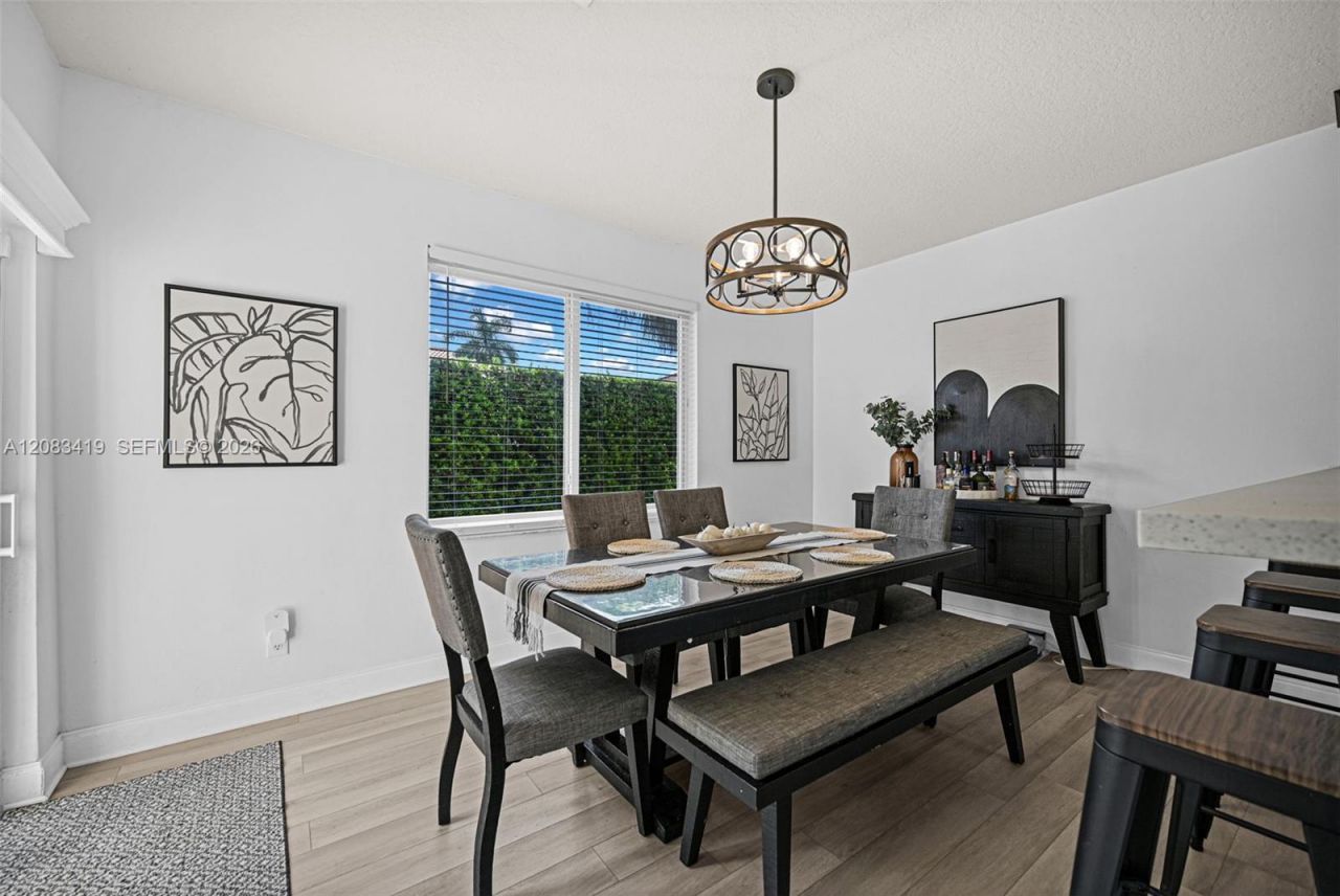 1375 SW 105th Ave, Pembroke Pines, FL 33025 Photo
