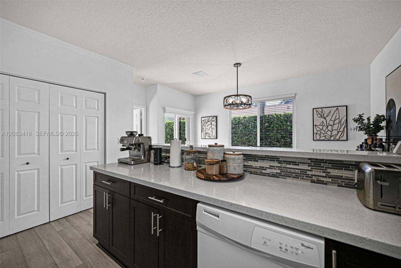 1375 SW 105th Ave, Pembroke Pines, FL 33025 Photo