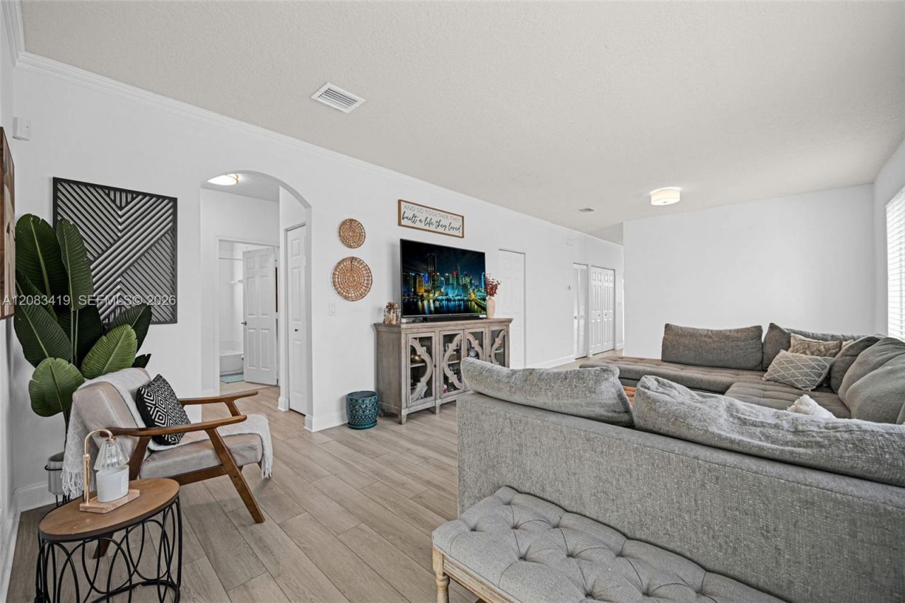 1375 SW 105th Ave, Pembroke Pines, FL 33025 Photo
