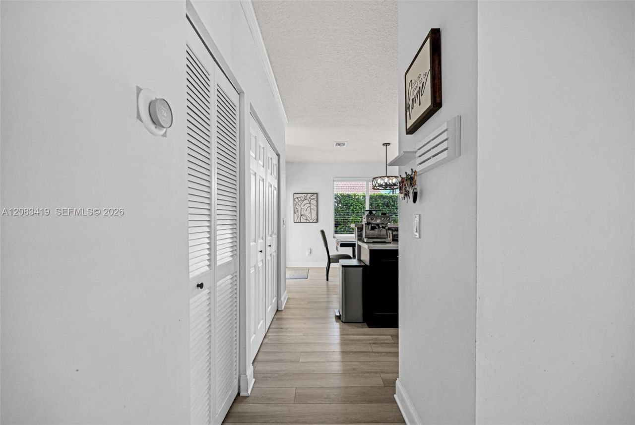 1375 SW 105th Ave, Pembroke Pines, FL 33025 Photo
