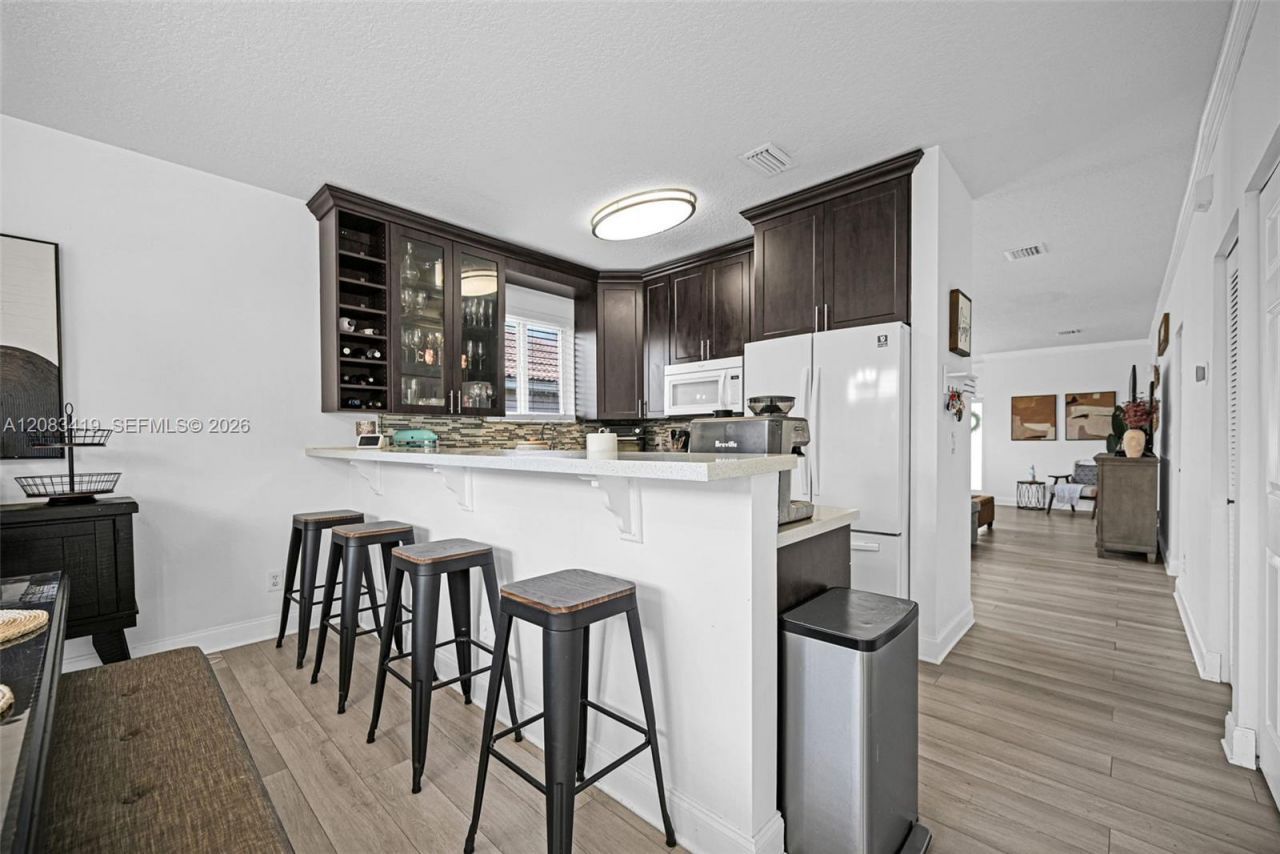 1375 SW 105th Ave, Pembroke Pines, FL 33025 Photo