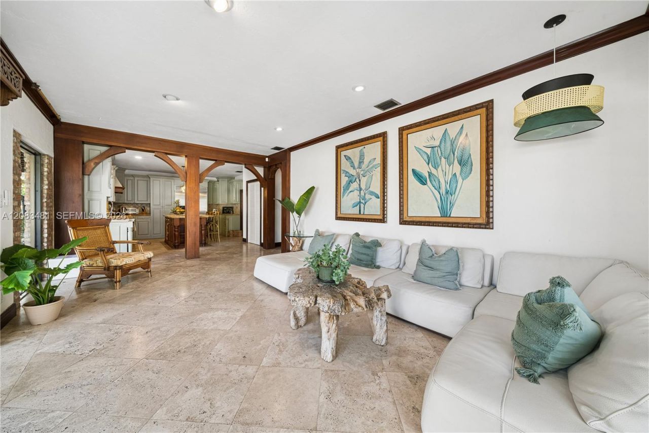 1150 N Biscayne Point Rd, Miami Beach, FL 33141 Photo