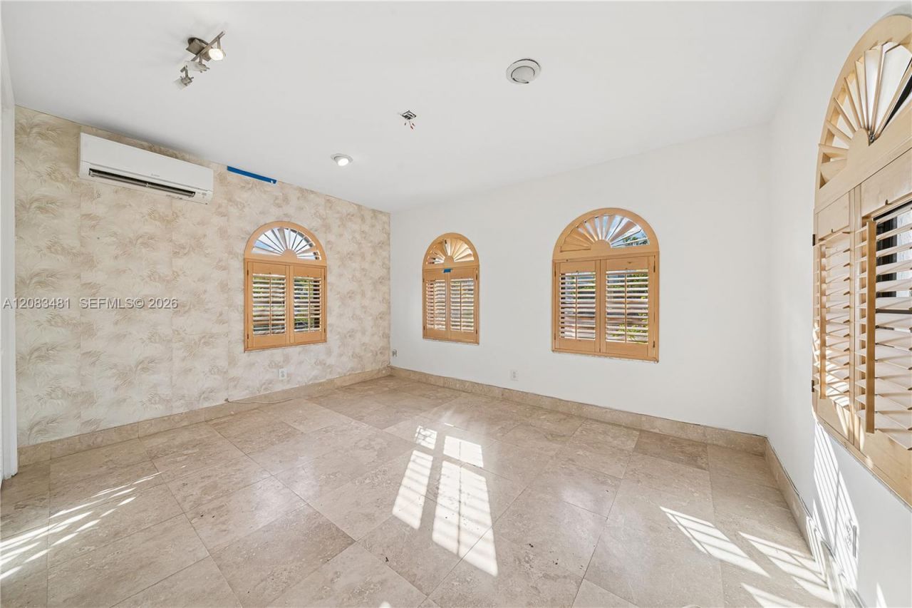 1150 N Biscayne Point Rd, Miami Beach, FL 33141 Photo