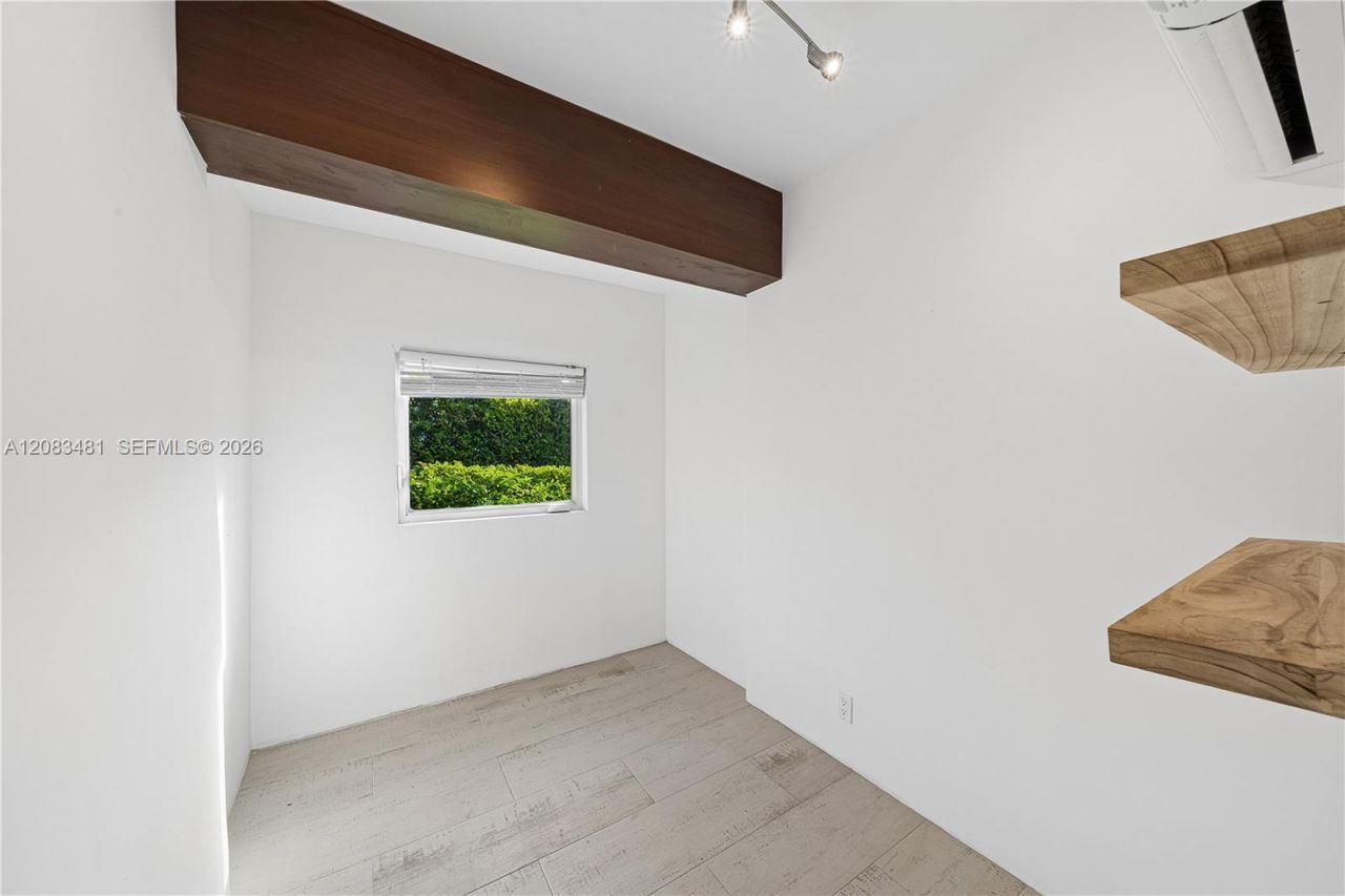 1150 N Biscayne Point Rd, Miami Beach, FL 33141 Photo