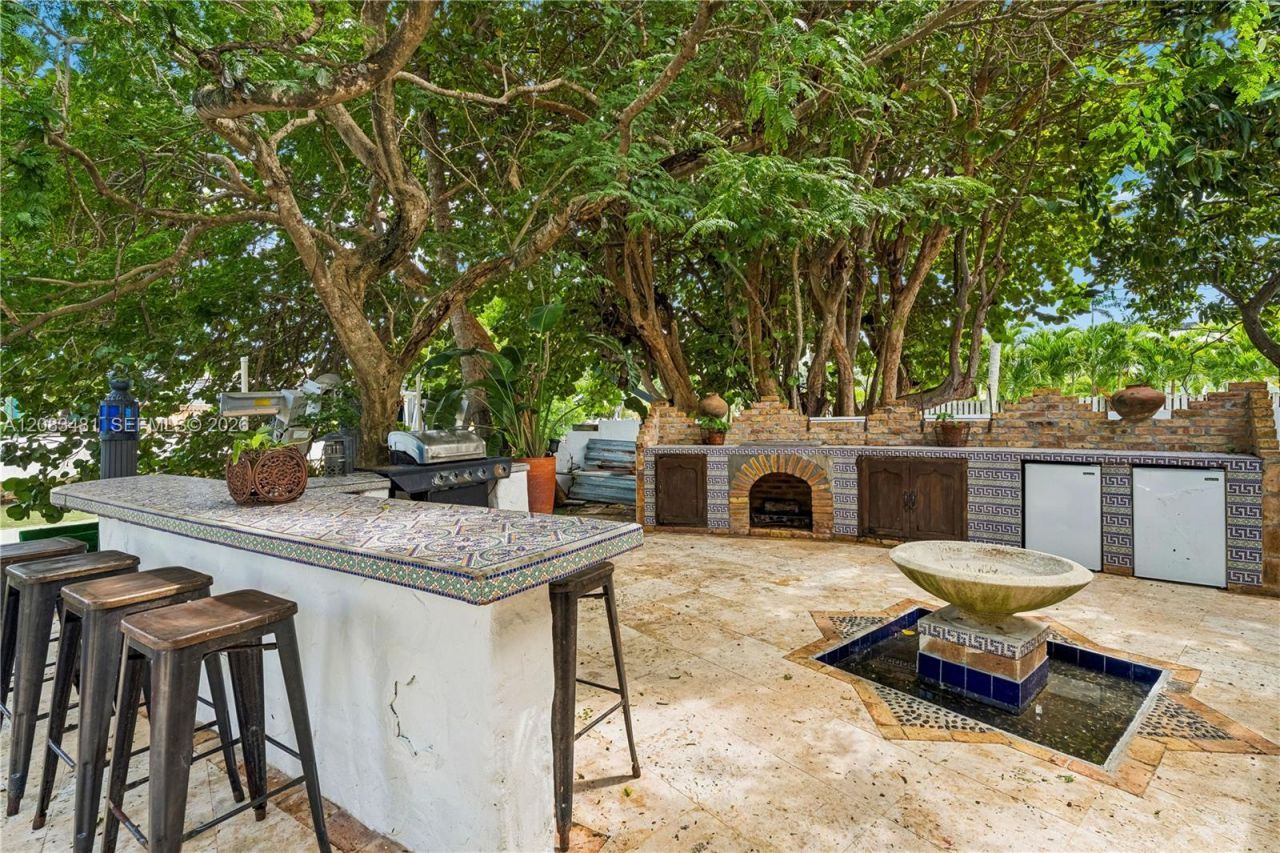 1150 N Biscayne Point Rd, Miami Beach, FL 33141 Photo