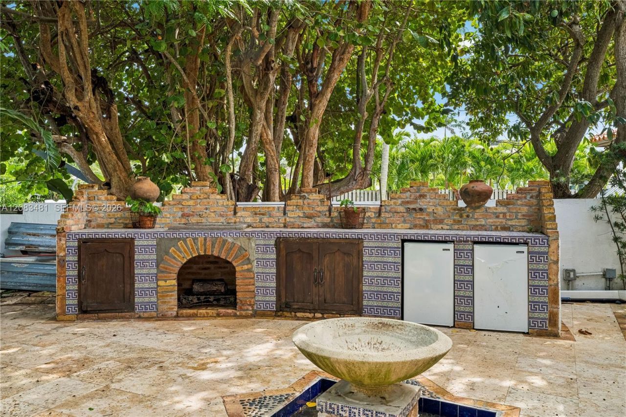 1150 N Biscayne Point Rd, Miami Beach, FL 33141 Photo