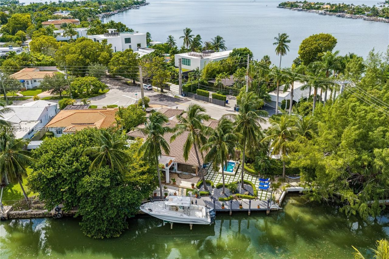 1150 N Biscayne Point Rd, Miami Beach, FL 33141 Photo
