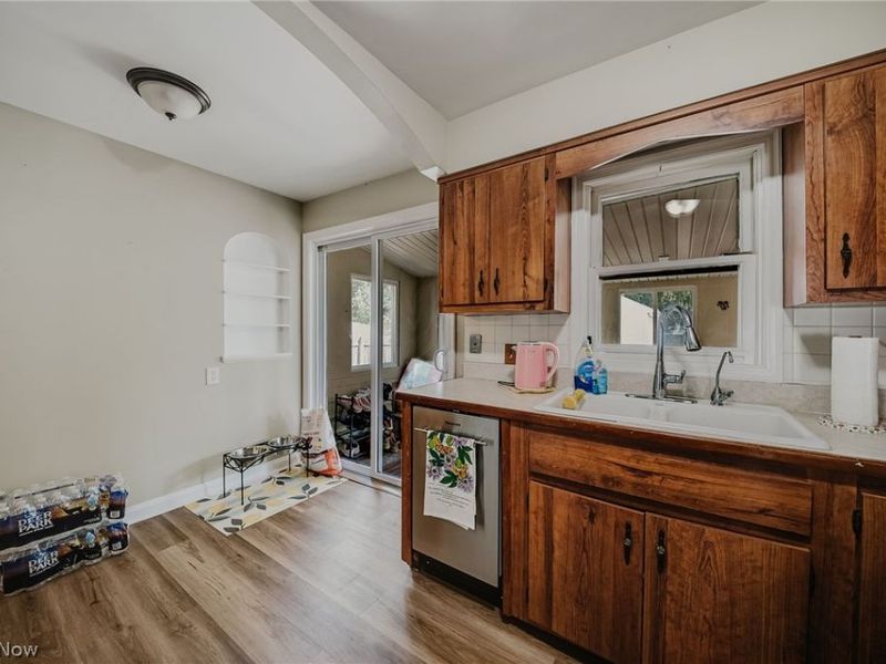 6953 Greenleaf Avenue, Parma Heights, OH 44130 Photo 10
