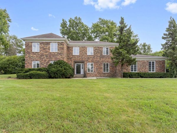 12 KINGSTON Drive, Oak Brook, IL 60523