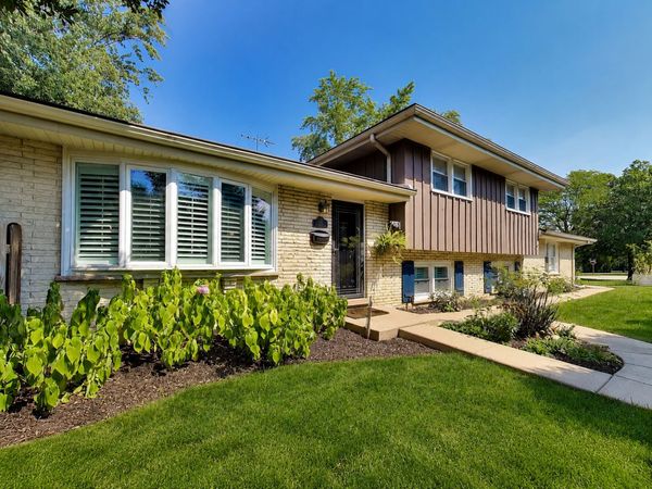 Arlington Heights, IL 60005