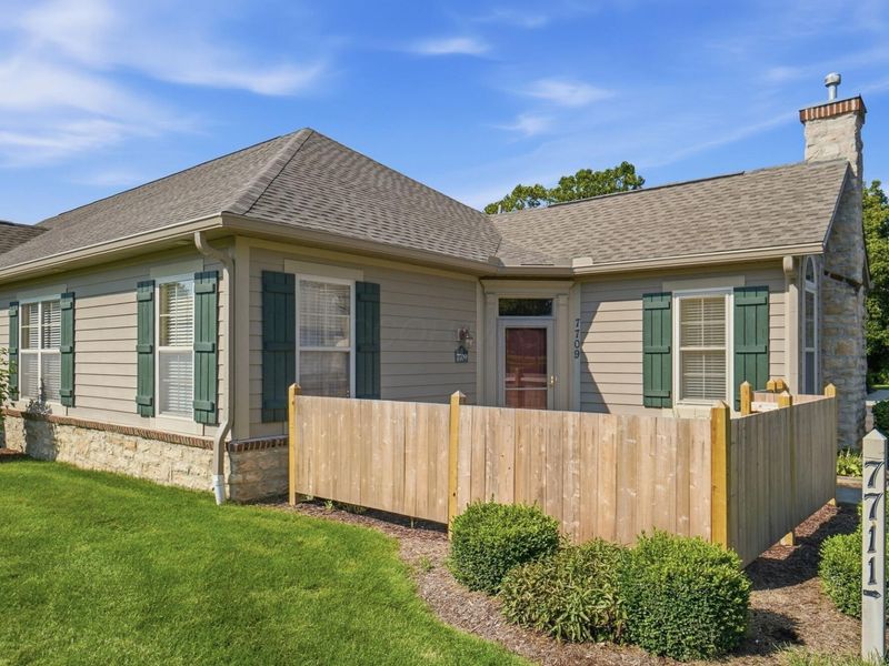 7709 Red Maple Place , Westerville, OH 43082 Photo 2