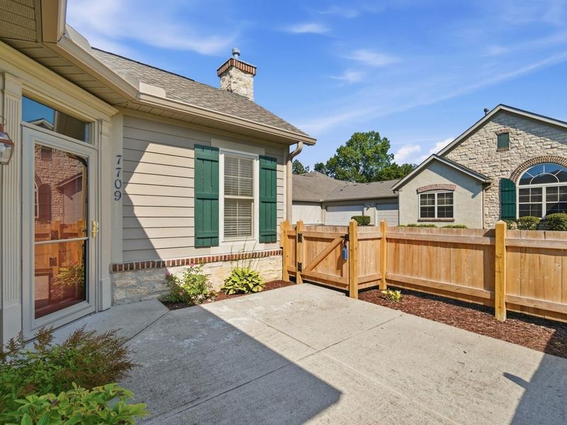 7709 Red Maple Place , Westerville, OH 43082 Photo 3