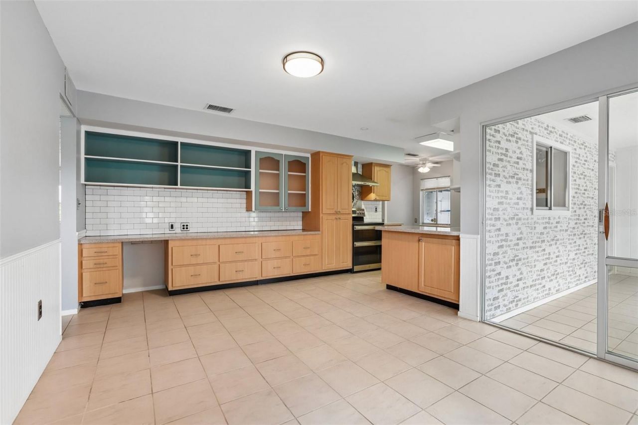 1001 La Jolla Avenue , Sun City Center, FL 33573 Photo