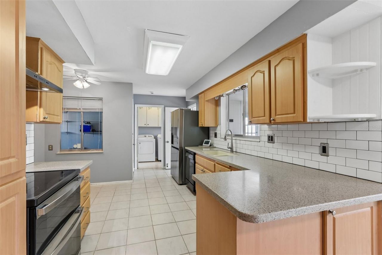 1001 La Jolla Avenue , Sun City Center, FL 33573 Photo