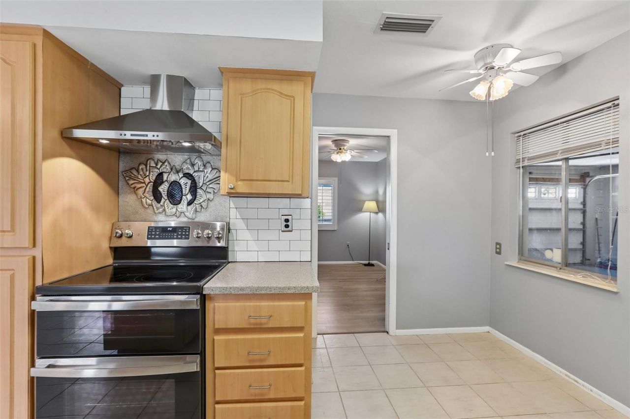 1001 La Jolla Avenue , Sun City Center, FL 33573 Photo