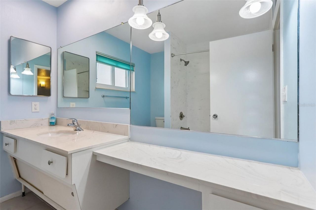 1001 La Jolla Avenue , Sun City Center, FL 33573 Photo