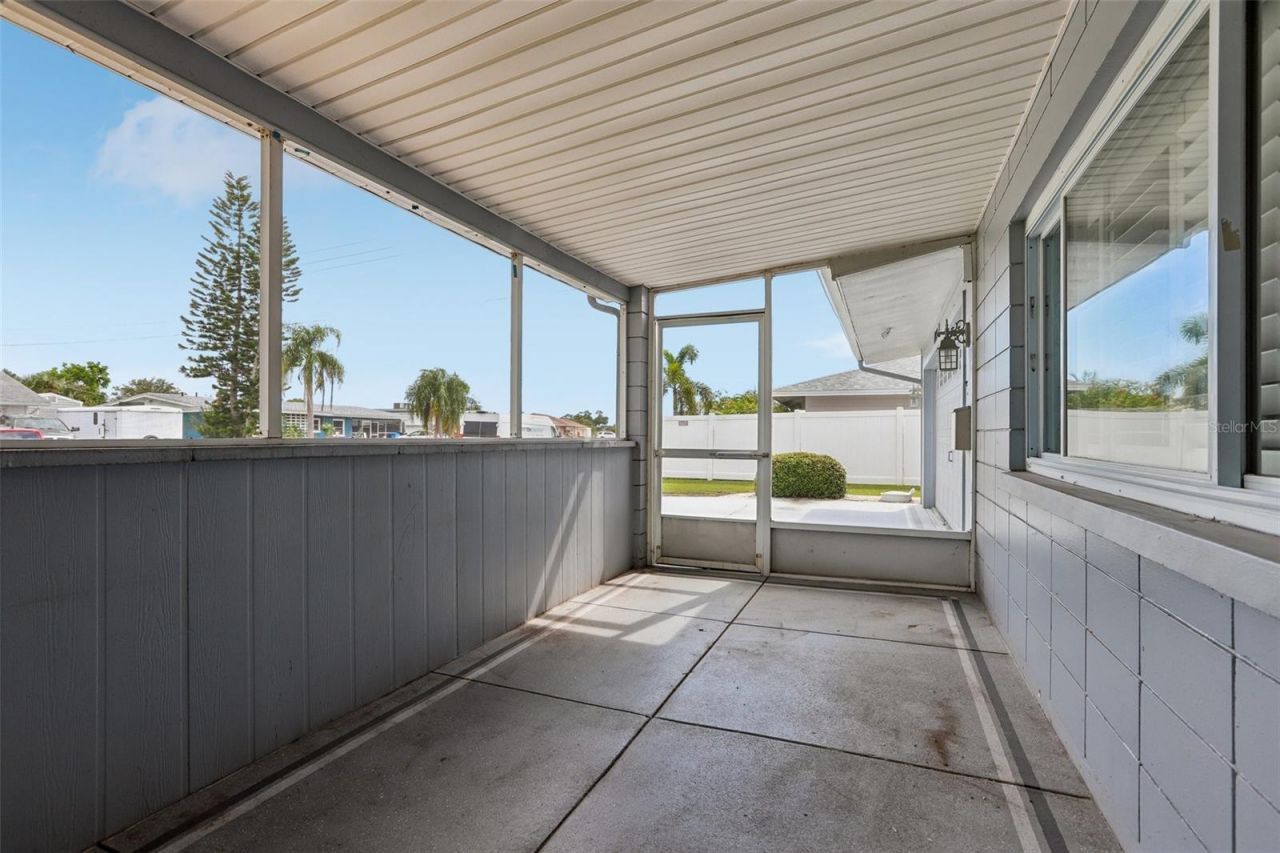 1001 La Jolla Avenue , Sun City Center, FL 33573 Photo
