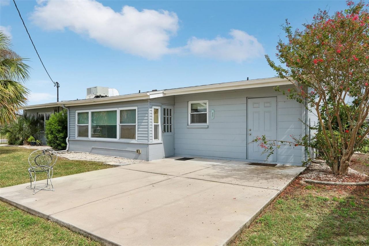 1001 La Jolla Avenue , Sun City Center, FL 33573 Photo
