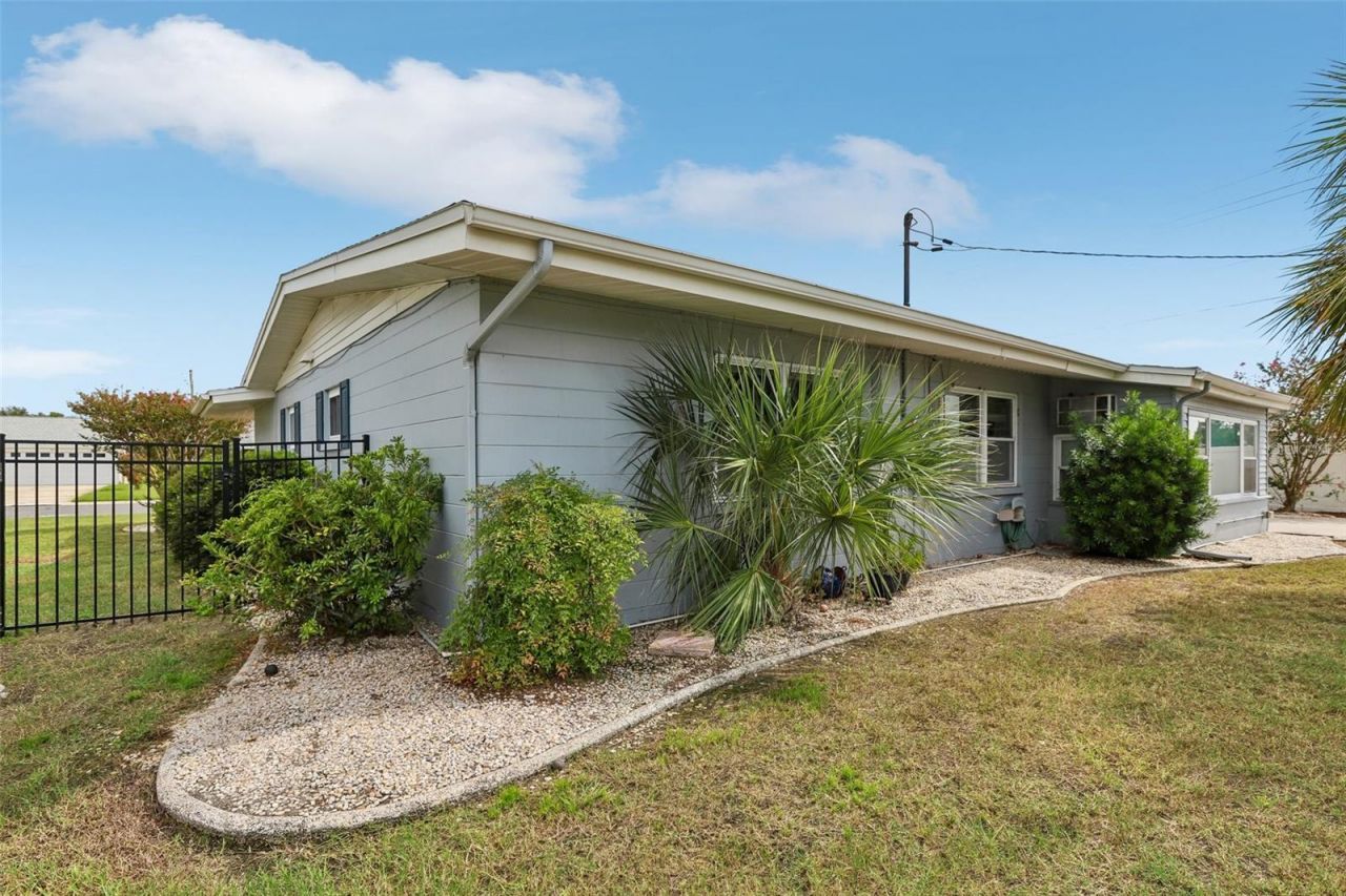 1001 La Jolla Avenue , Sun City Center, FL 33573 Photo