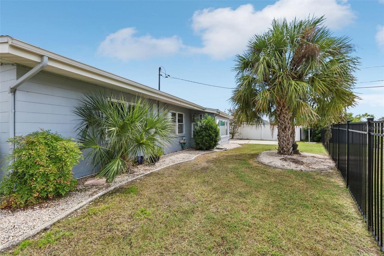 1001 La Jolla Avenue , Sun City Center, FL 33573 Photo
