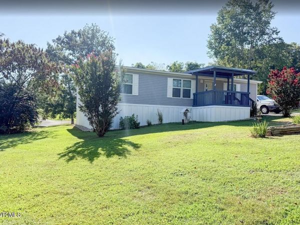1342 High Street, Dandridge, TN 37725