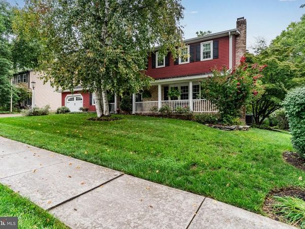 19 FARM HOUSE LANE, CAMP HILL, PA 17011