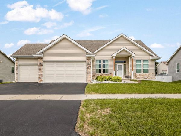 411 Hughes Parkway, Poplar Grove, IL 61065