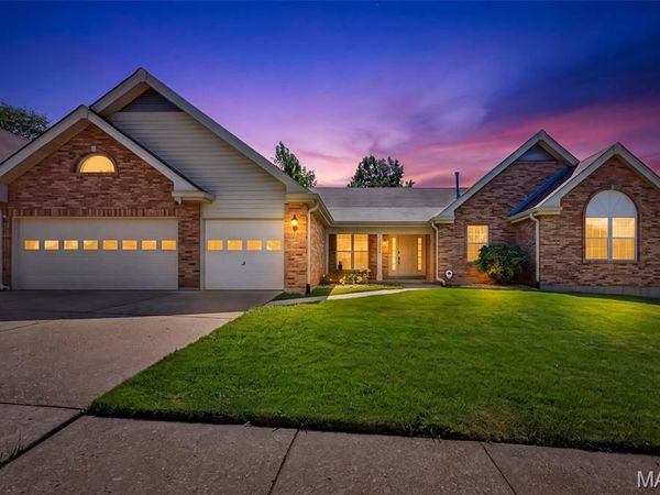 12928 Broadridge Lane, Florissant, MO 63033