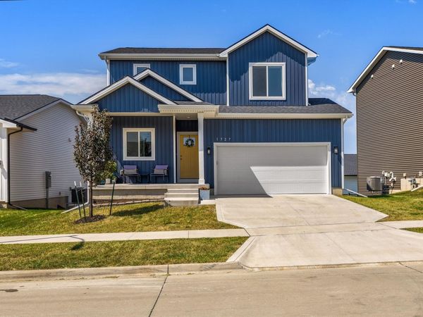 1727 Willow Court, Norwalk, IA 50211
