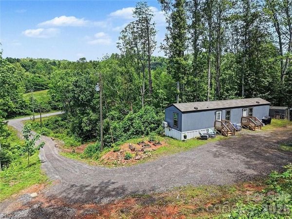 2828 E Pine Street, Mount Airy, NC 27030