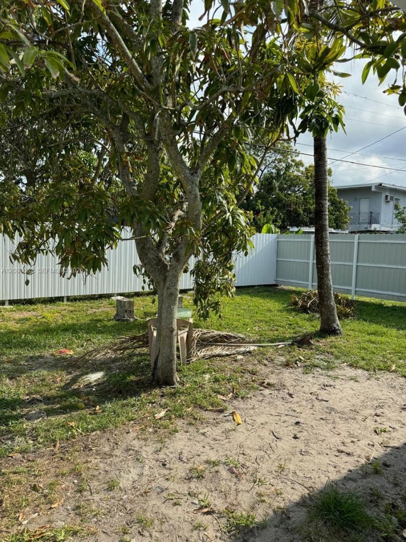 1220 NW 102nd St , Unit 1220, Miami, FL 33147 Photo